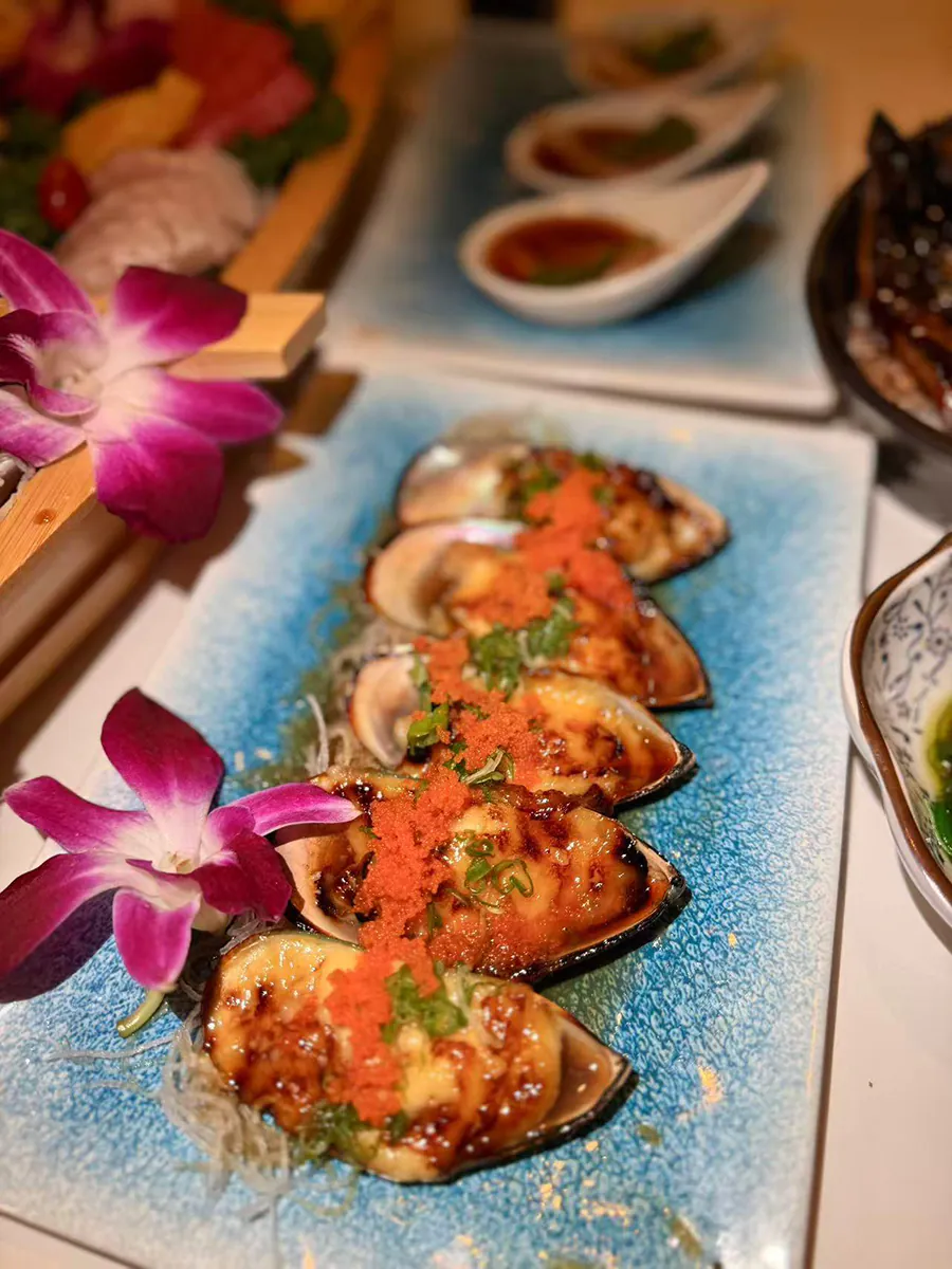 Baked Mussels with Roe at Hanami Sushi，a Asian Restaurant in Austin